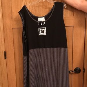 Cute long black casual dress size 28W